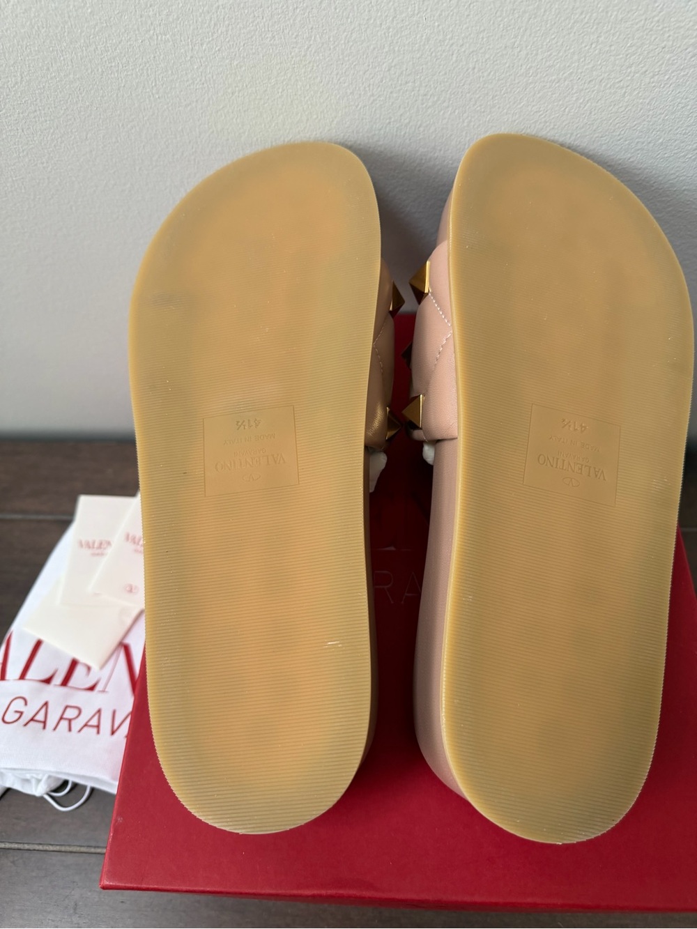 Valentino Nude Pink Quilted Slide Sandals with Gold Studs sz 41.5 ( 11.5) - Picture 4 of 7